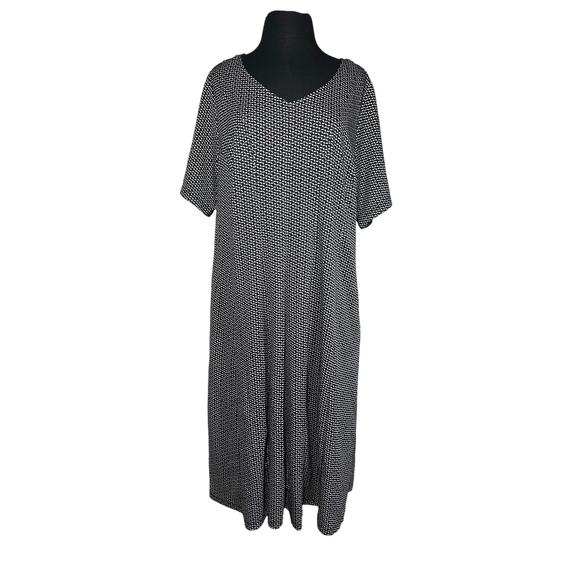 Catherines Plus Size Black White V-Neck Midi Pleated Flowy Dress 1X / 18/20W - Picture 1 of 13